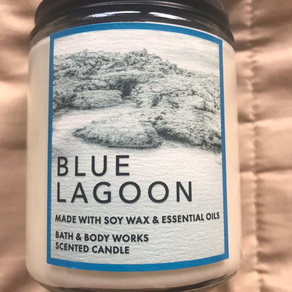 Bath & Body Works scented candle